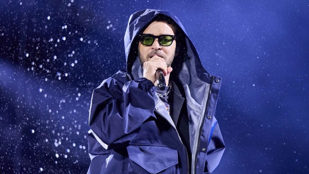 Justin Timberlake Took a Day Off on Stage